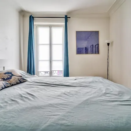 Apartment Charme Parisien 4 Personnes *