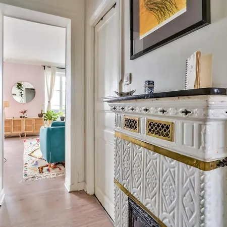 Appartamento Charme Parisien 4 Personnes Parigi